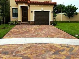 5802 NW 46th Ln, Fort Lauderdale, FL 33319