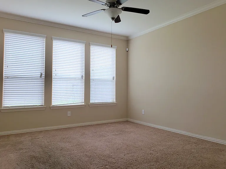 8818 Cornina Dr — Photo 15