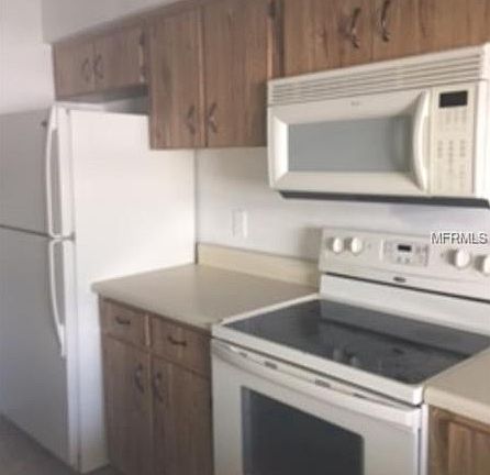 2nd image of 106 Northlake Dr #106