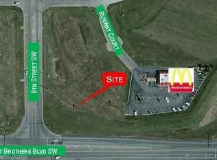 8860 Runway Ct SW, Cedar Rapids, IA 52404