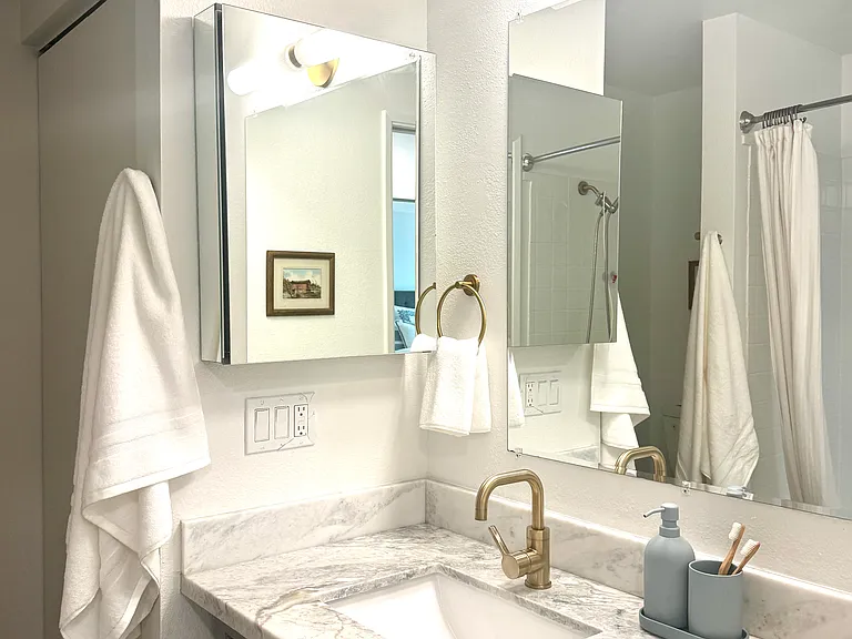 410 13th Ave E #Penthouse 3 — Photo 25