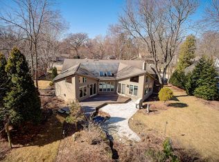 8118 N Links Way, Fox Pt, WI 53217