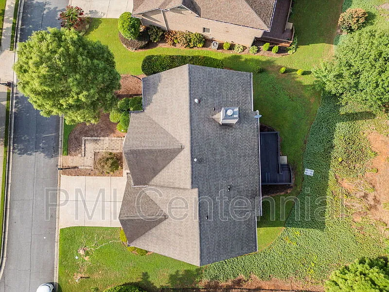 6 bed, 5.0 bath, 4037 sqft, $4,100 — Photo 4