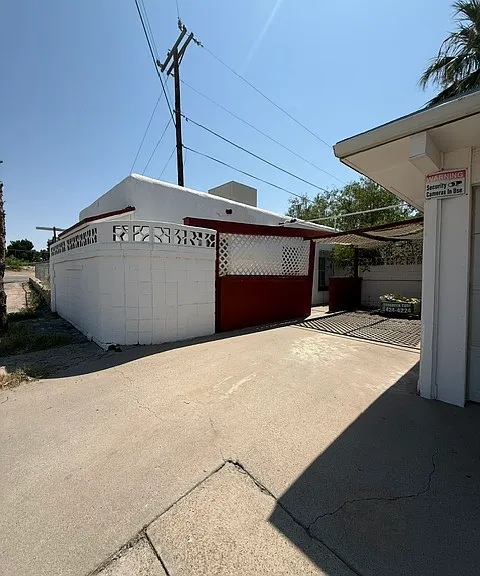 7401 N Loop Dr — Photo 2