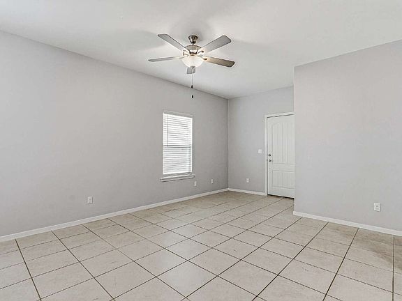 5th image of 11500 Summer Dr #B