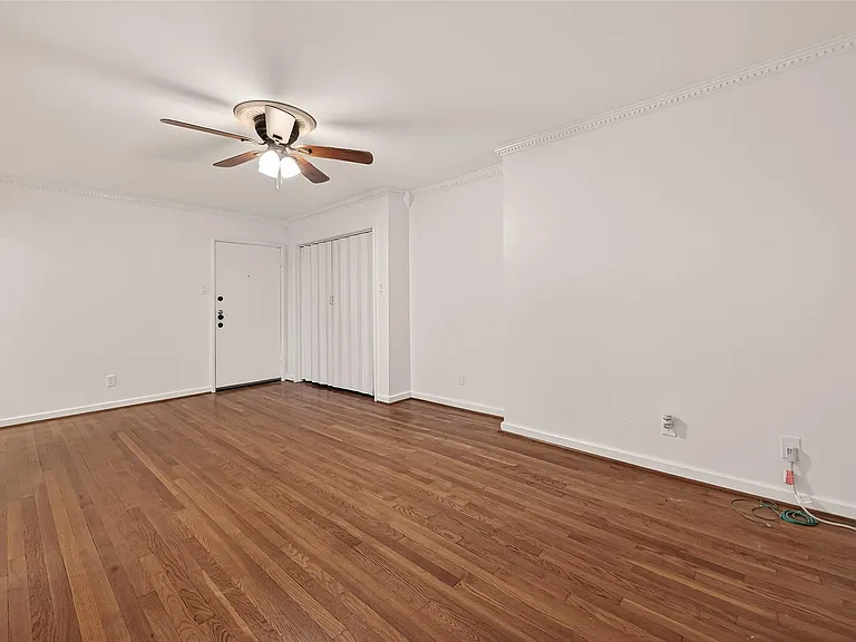 2021 Southgate Blvd #6 — Photo 10