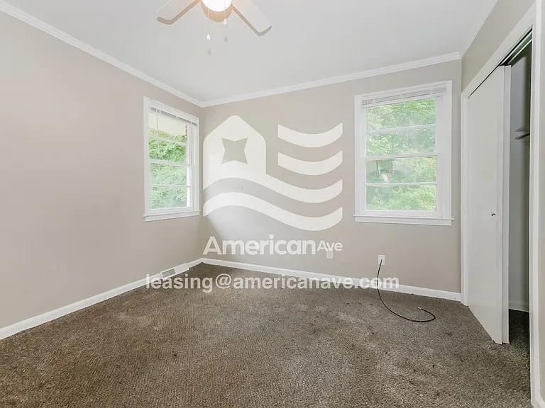 1447666_008_wm_-_main_bedroom_12979483.jpg