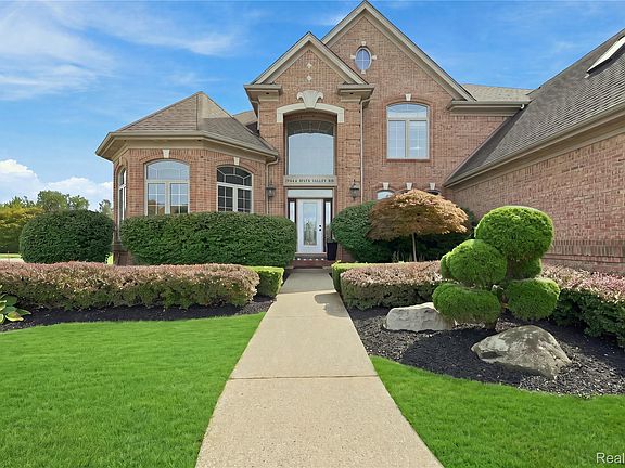 2nd image of 19344 River Valley Dr