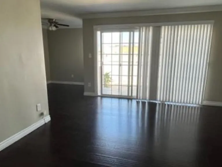 25822 Walnut St #1 — Photo 11