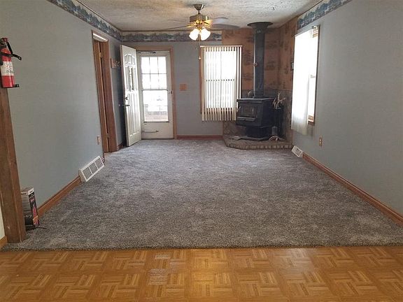 4th image of 516 W 9th St