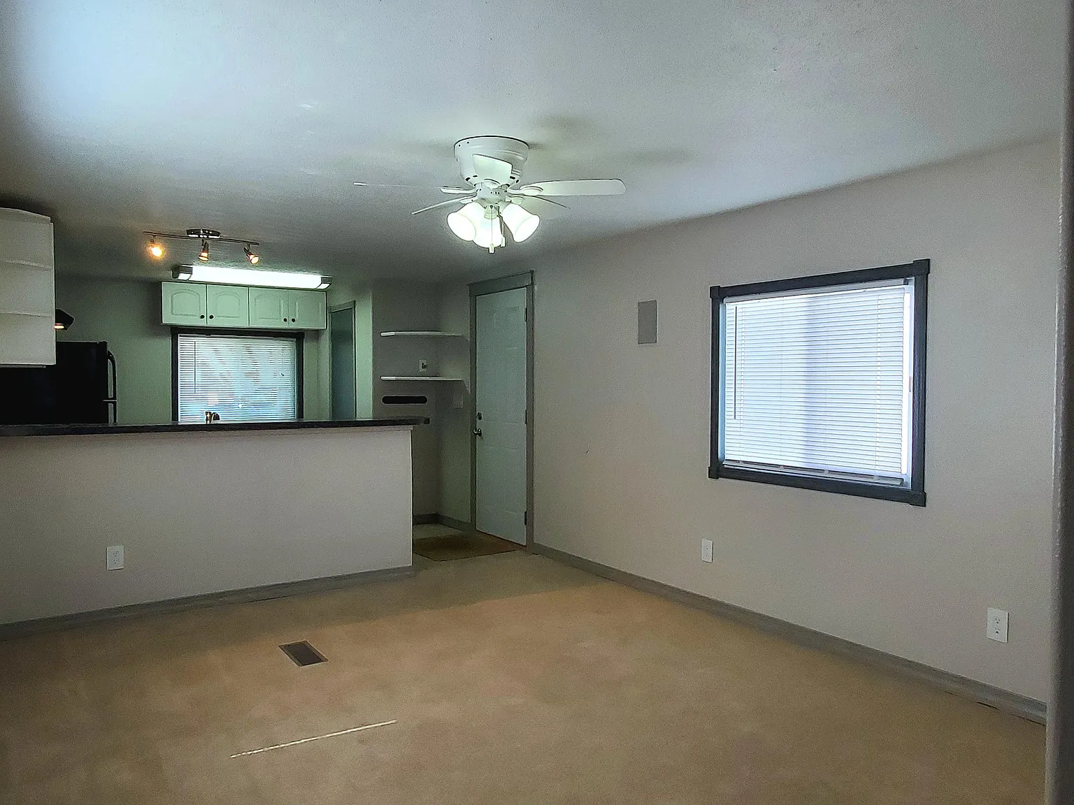 1 bed, $795 — Photo 2