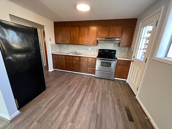 2nd image of 628 Cecil Ave N #D
