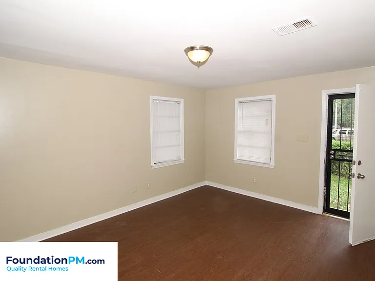 732 Tampa Ave — Photo 5