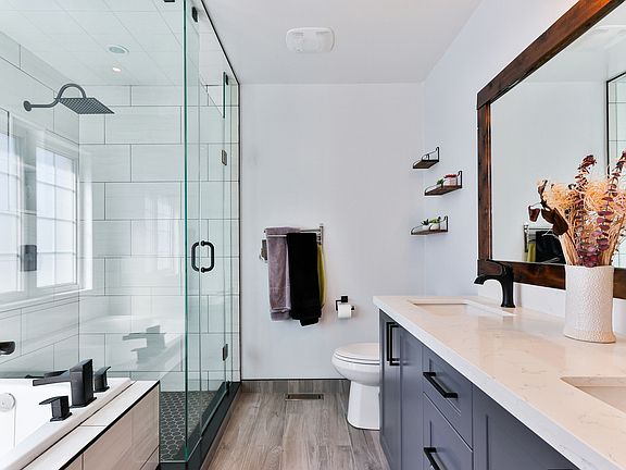 5th image of 304 E 45th St #9A