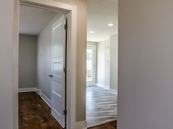 5th image of 5507 NW Radial Hwy #1