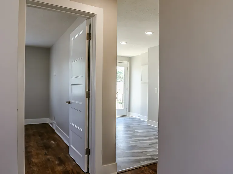 5505 NW Radial Hwy #1 — Photo 6