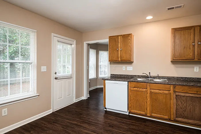 951 Grass Hollow Ct — Photo 8