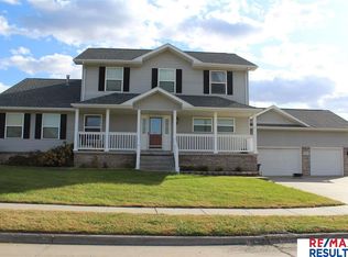 7915 Heritage Cir, Ralston, NE 68127