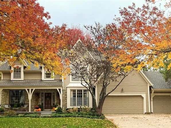 12805 Catalina St, Leawood, KS 66209