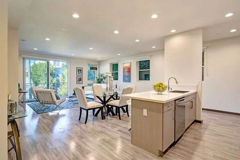 3 bed, 1448 sqft, $4,850 — Photo 4