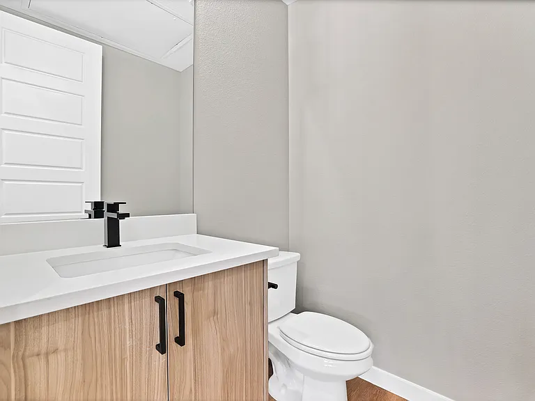 2815 Weisenberger St #201 — Photo 15