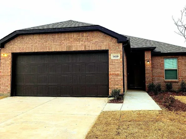 1410 Brindle Dr, Greenville, TX 75402