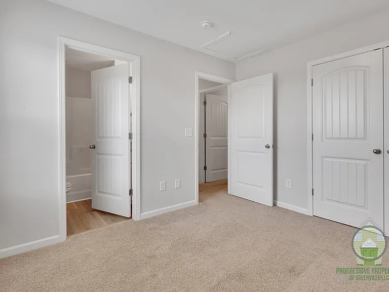 19 Wofford Pine Dr — Photo 8