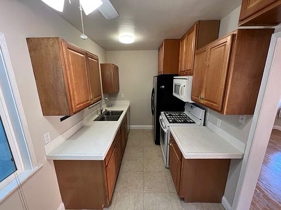 3rd image of 2857 Granville Ave #1
