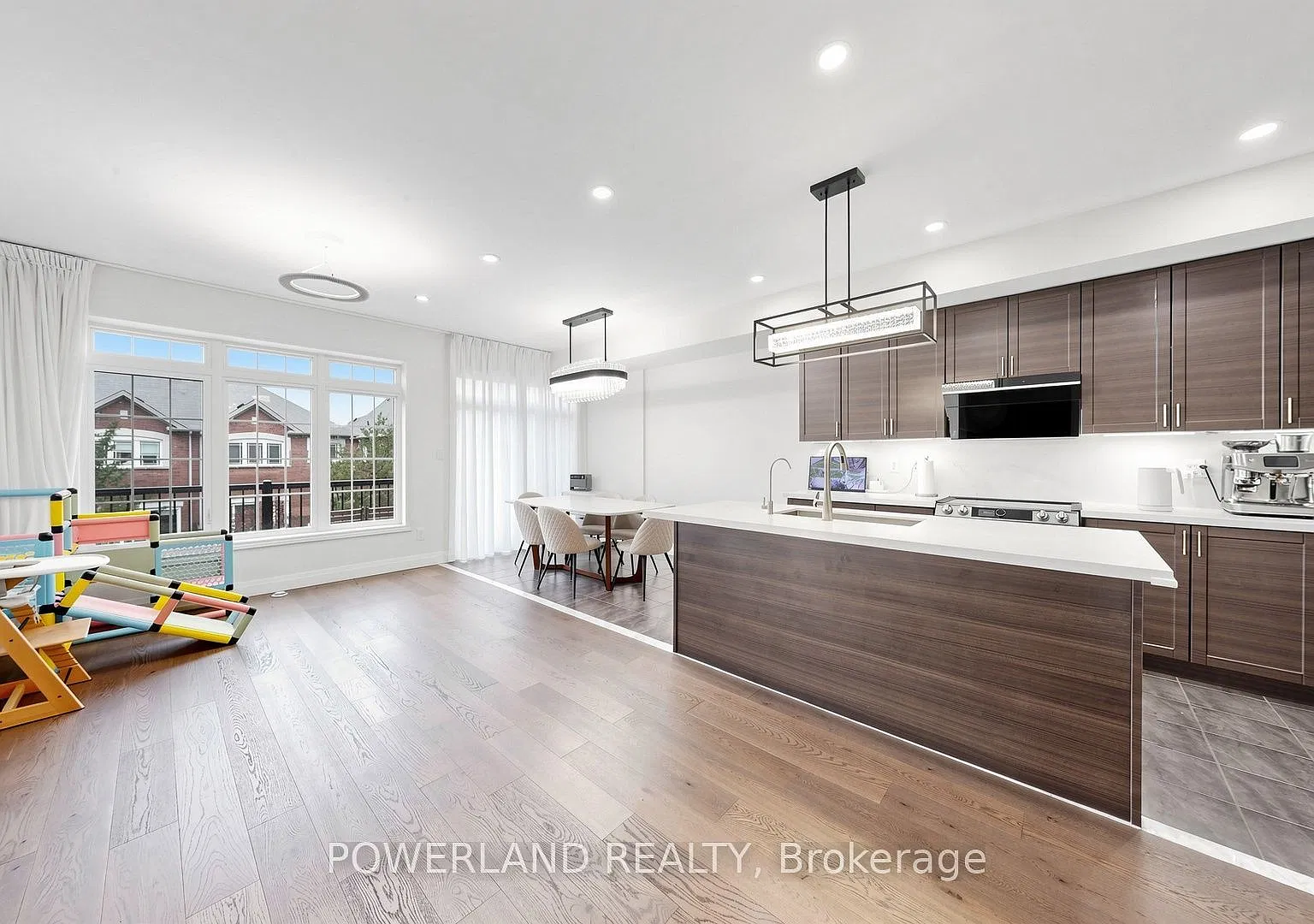 4 bed, $3,550 — Photo 4