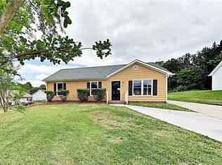 3 Owens Ct, Greensboro, NC 27405