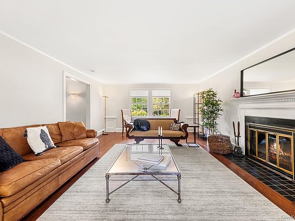 4th image of 3 Forest Ln