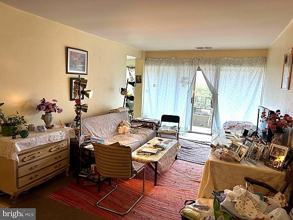 3rd image of 450 Girard St #344