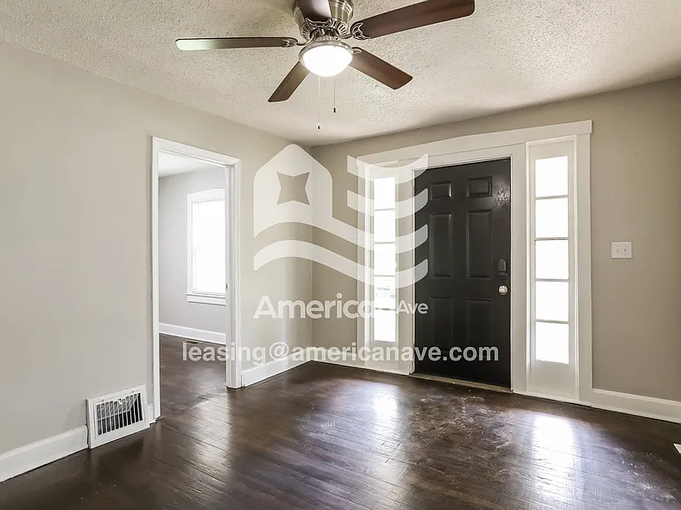 731673_003_living_room_12699384.jpg