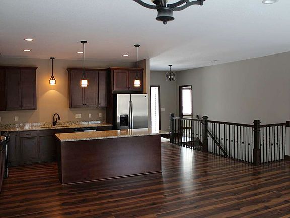 4th image of 7149 Lakeview Dr