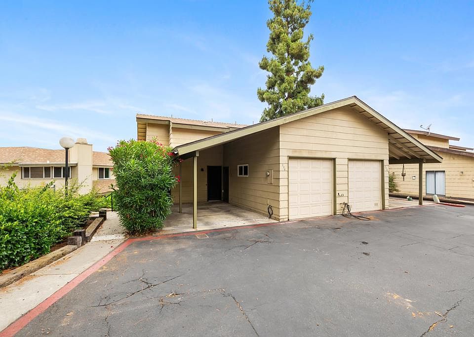 1st image of 996 Marlin Dr