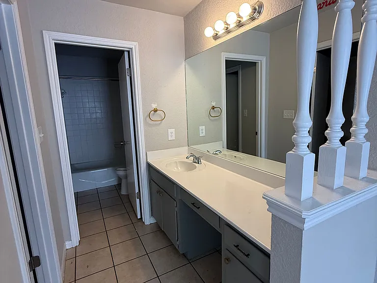 2516 Howellwood Way #B — Photo 12