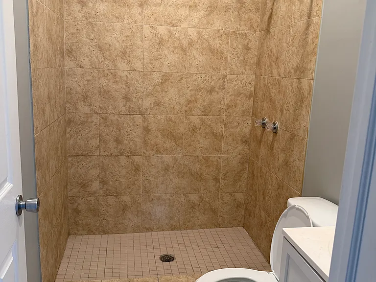 1928 W Diamond St #1 — Photo 10