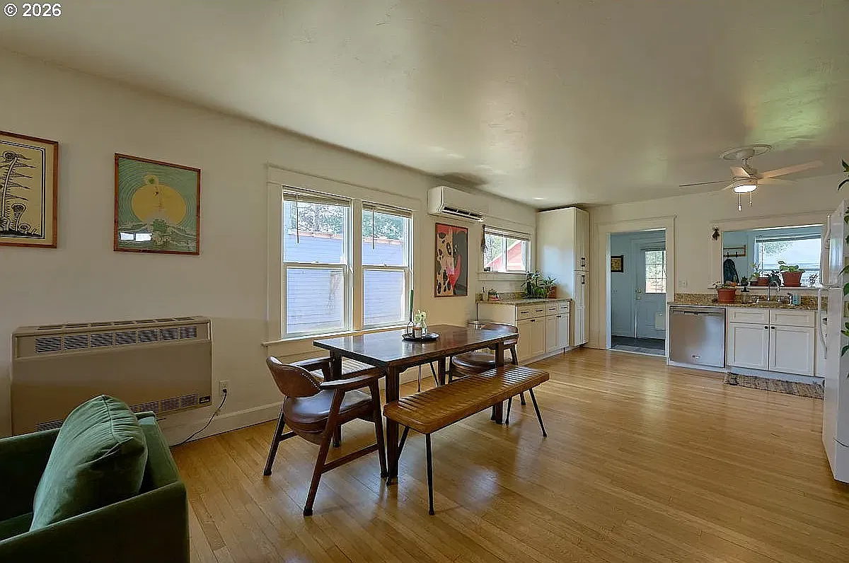 2 bed, 880 sqft, $1,700 — Photo 4