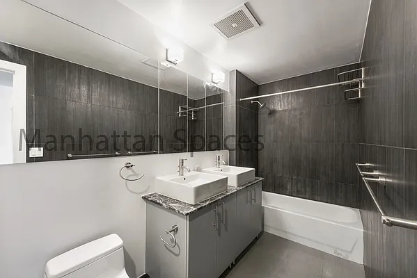 Sold by Manhattan Spaces | media 13