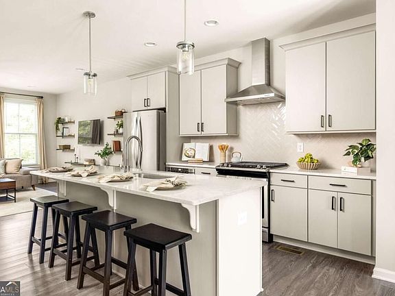 5th image of 753 Hamilton Cir