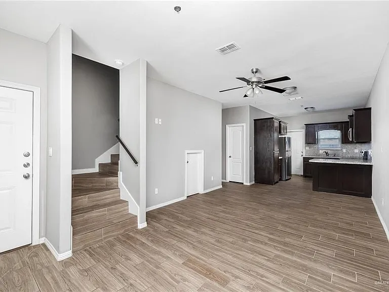 1400 Hummingbird Ct #10 — Photo 4