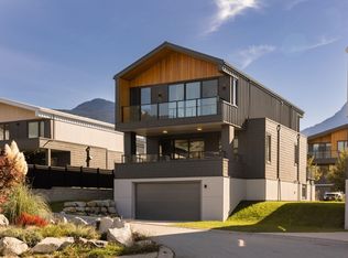 2943 Huckleberry Dr, Squamish, BC V8B1B2