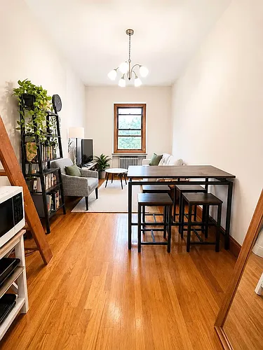 55 W 68th St #4A Photo 1