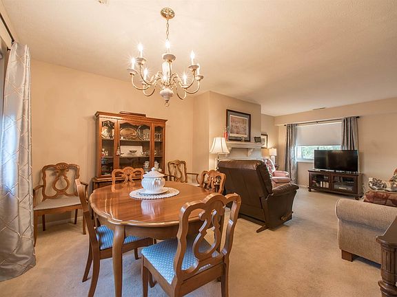 4th image of 41 Oakwood Ct