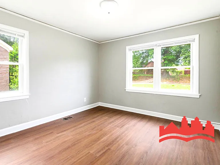 755 E McKellar Ave — Photo 24