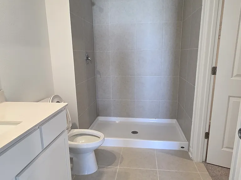 295 Artemis St — Photo 9