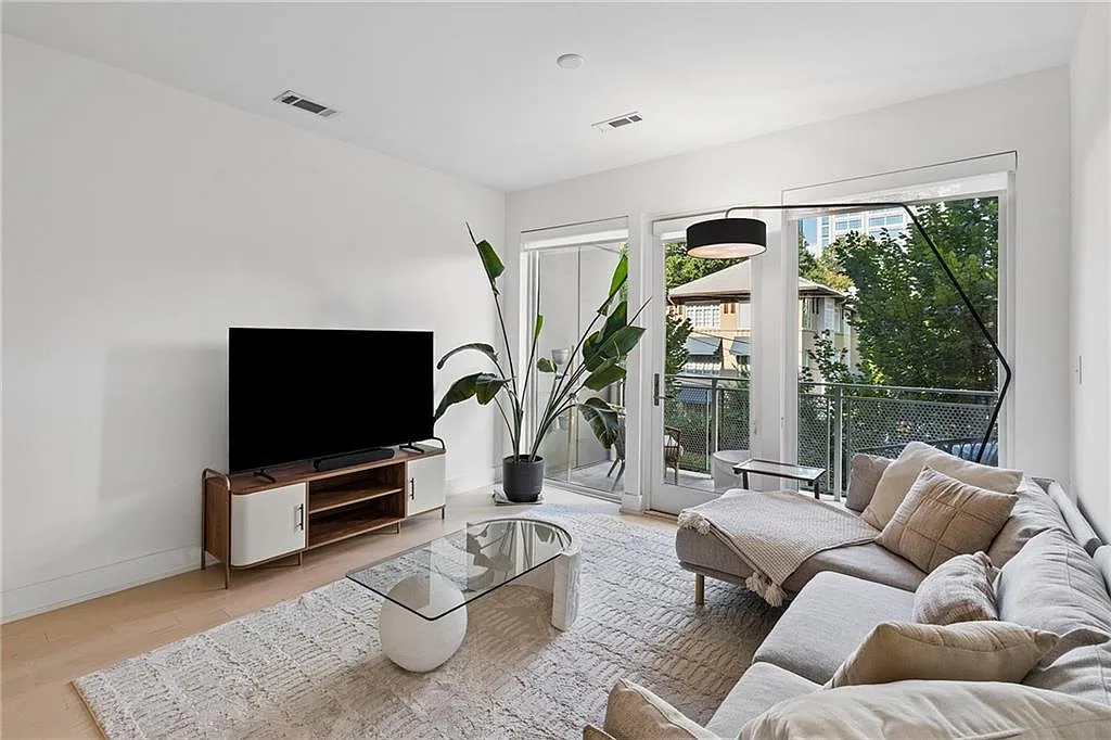 2 bed, 2.0 bath, 1282 sqft, $4,000 — Photo 3