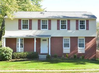 112 Glengarry Dr, Coraopolis, PA 15108