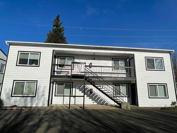 2nd image of 1723 1727 Park Ave NE #1727A