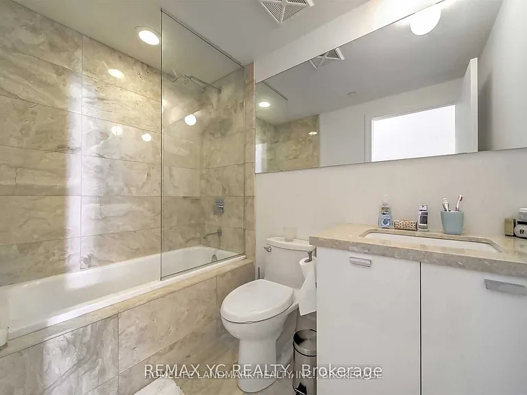 32 Davenport Rd #2306 — Photo 12